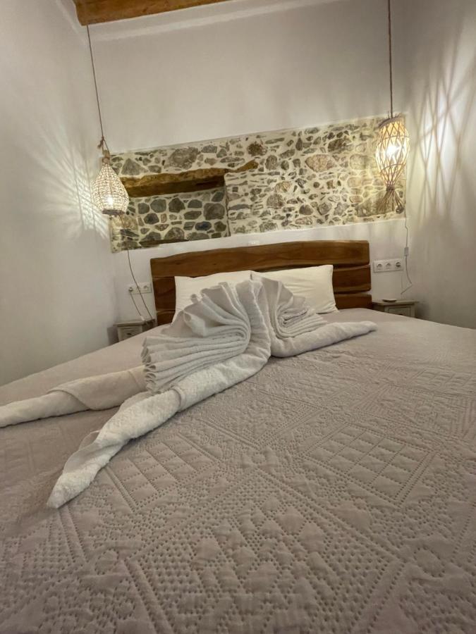 Burgos Barrio Hotel Naxos City ภายนอก รูปภาพ