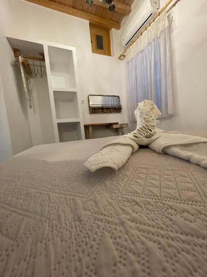 Burgos Barrio Hotel Naxos City ภายนอก รูปภาพ