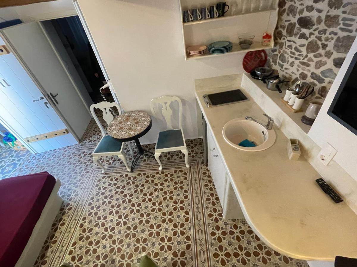 Burgos Barrio Hotel Naxos City ภายนอก รูปภาพ
