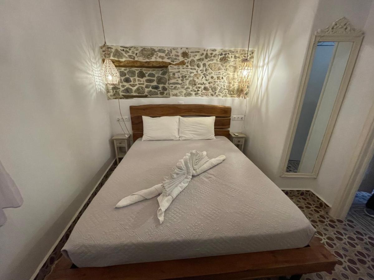 Burgos Barrio Hotel Naxos City ภายนอก รูปภาพ