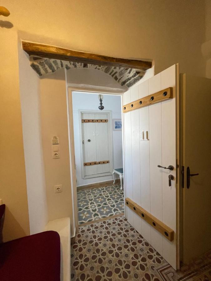 Burgos Barrio Hotel Naxos City ภายนอก รูปภาพ