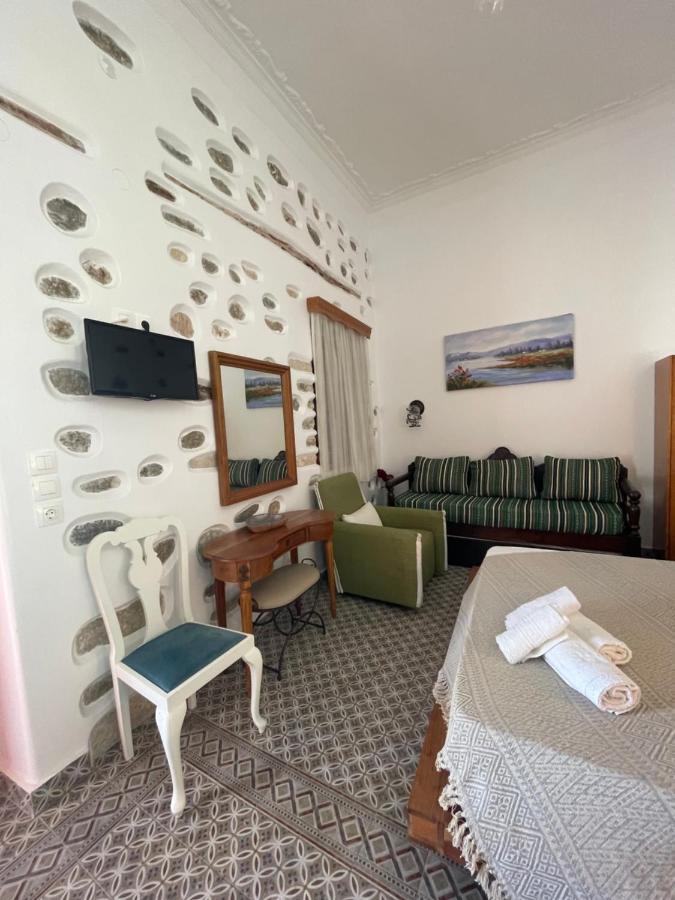 Burgos Barrio Hotel Naxos City ภายนอก รูปภาพ