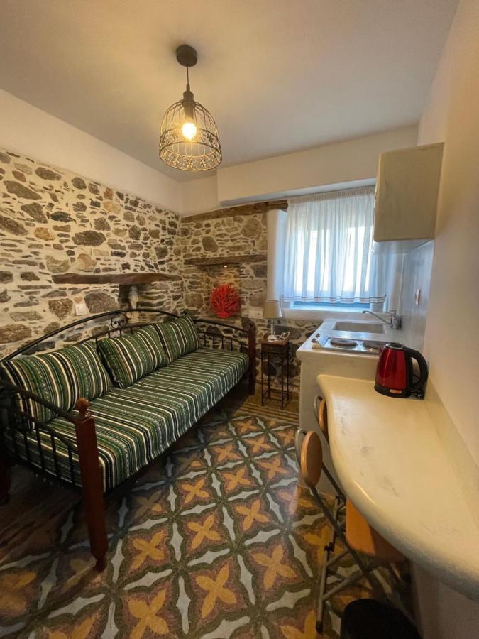 Burgos Barrio Hotel Naxos City ภายนอก รูปภาพ