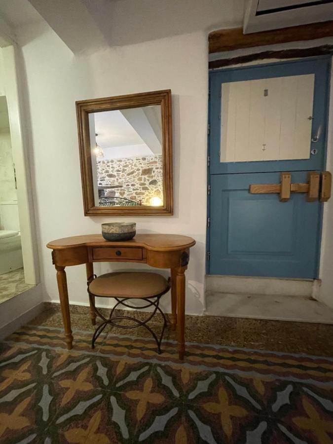 Burgos Barrio Hotel Naxos City ภายนอก รูปภาพ