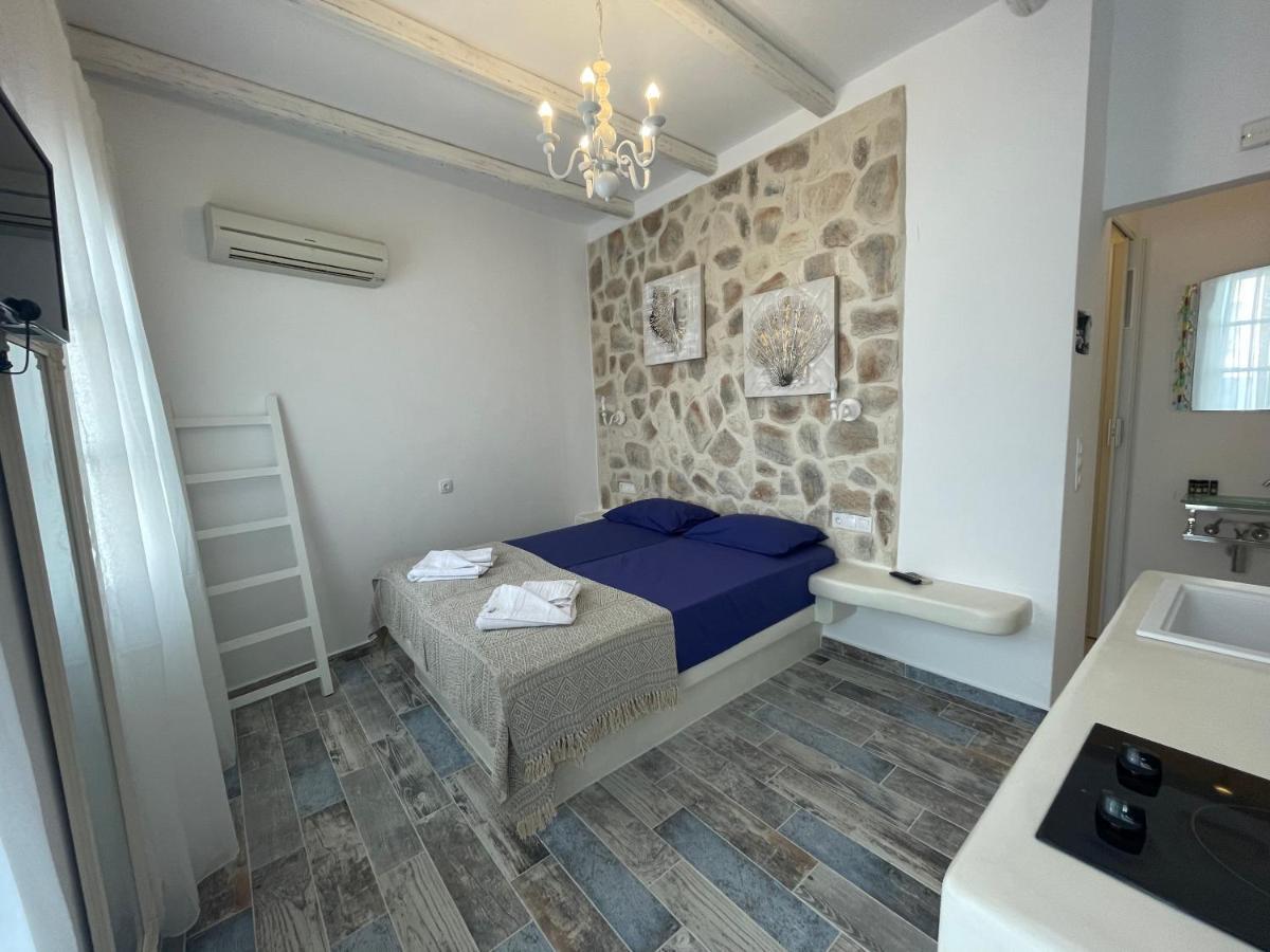 Burgos Barrio Hotel Naxos City ภายนอก รูปภาพ