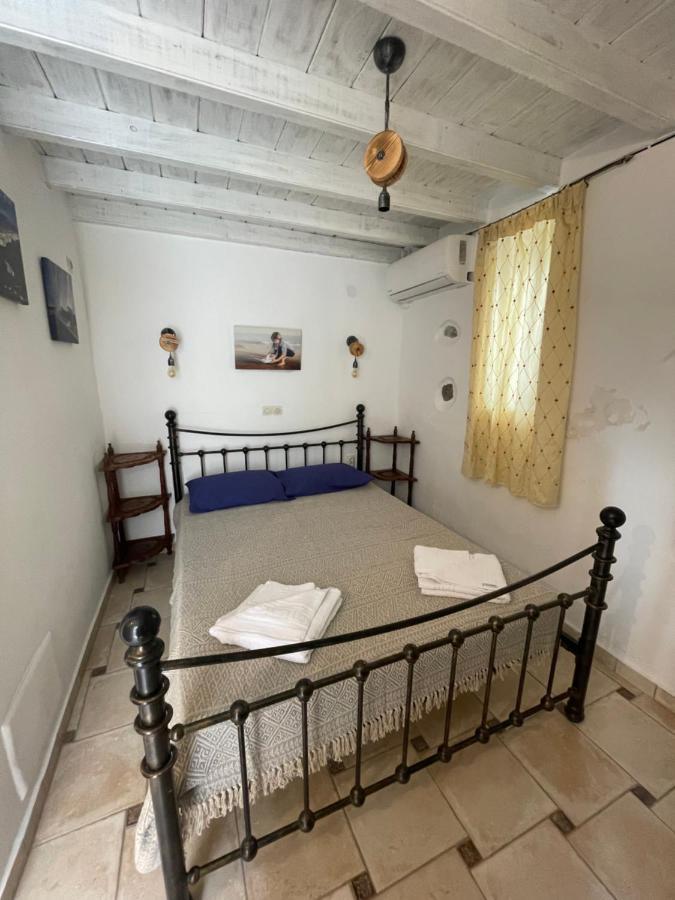 Burgos Barrio Hotel Naxos City ภายนอก รูปภาพ