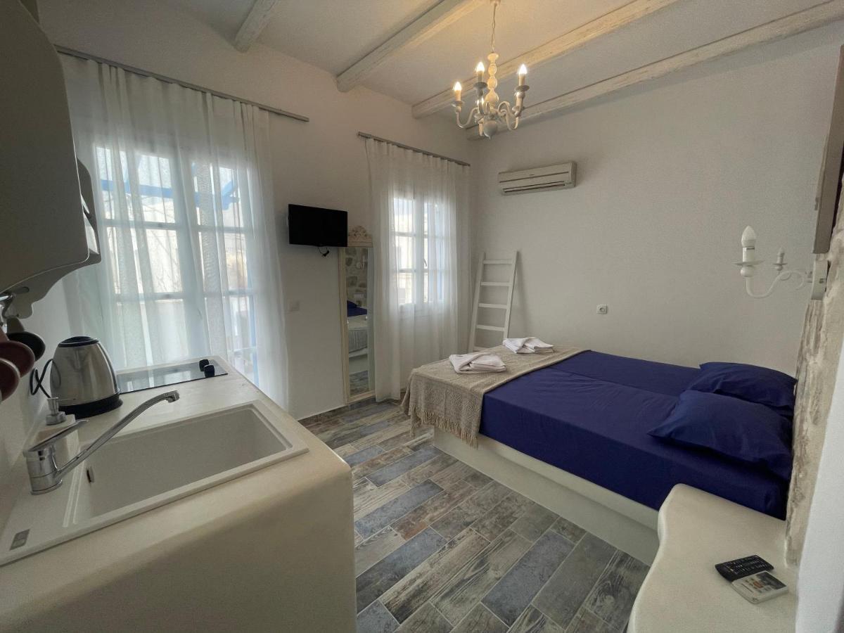 Burgos Barrio Hotel Naxos City ภายนอก รูปภาพ