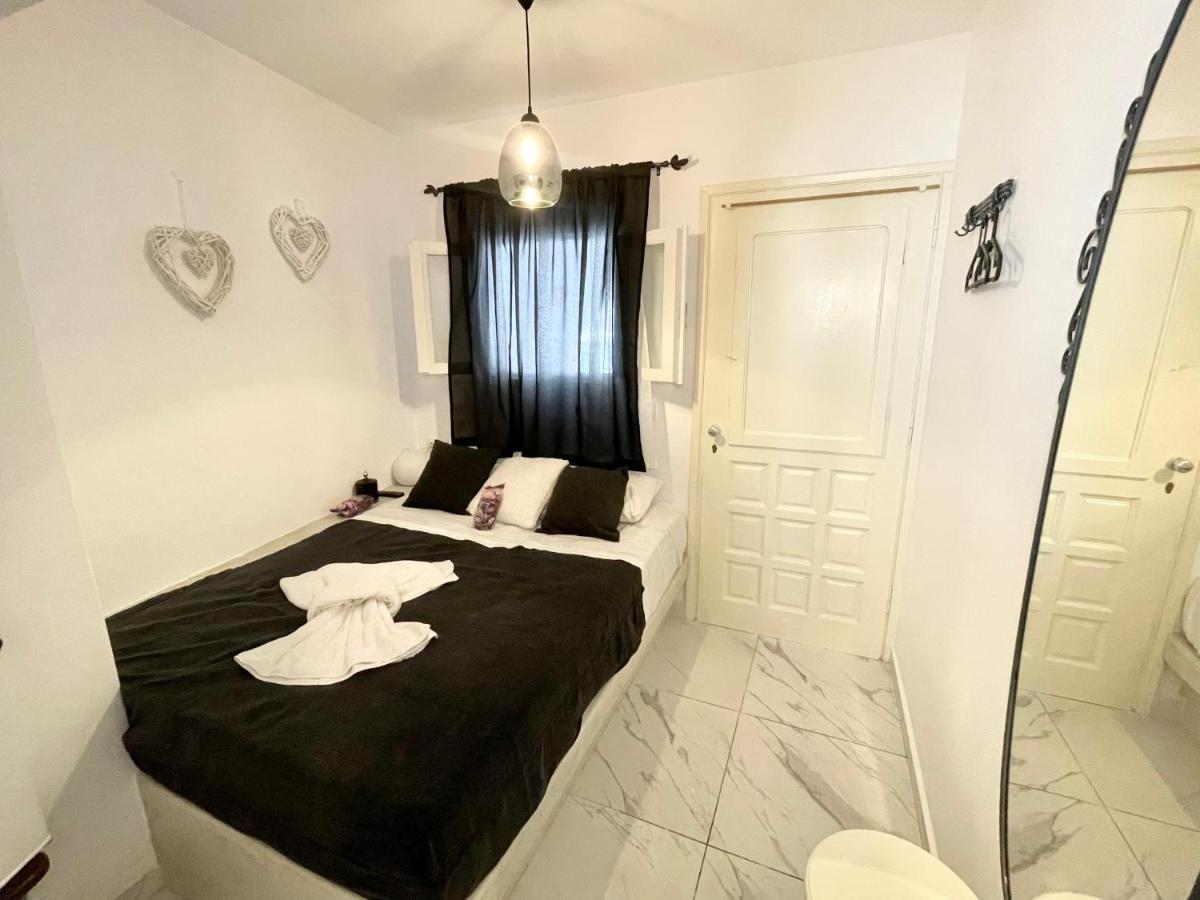 Burgos Barrio Hotel Naxos City ภายนอก รูปภาพ